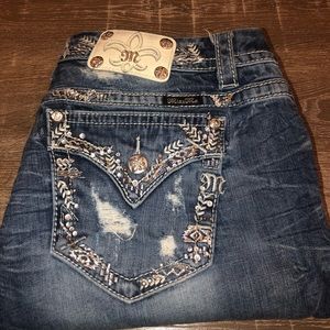 Easy, mid rise skinny